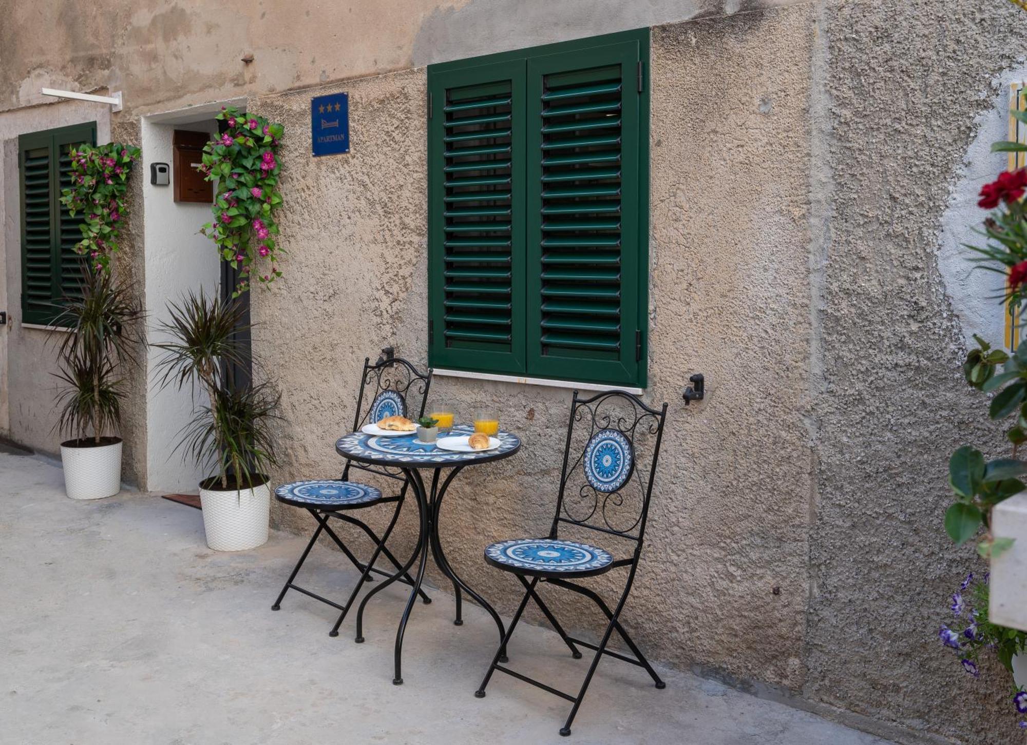 Apartmán Bernard Deluxe Renovated Peaceful Old Town Gem Split Exteriér fotografie