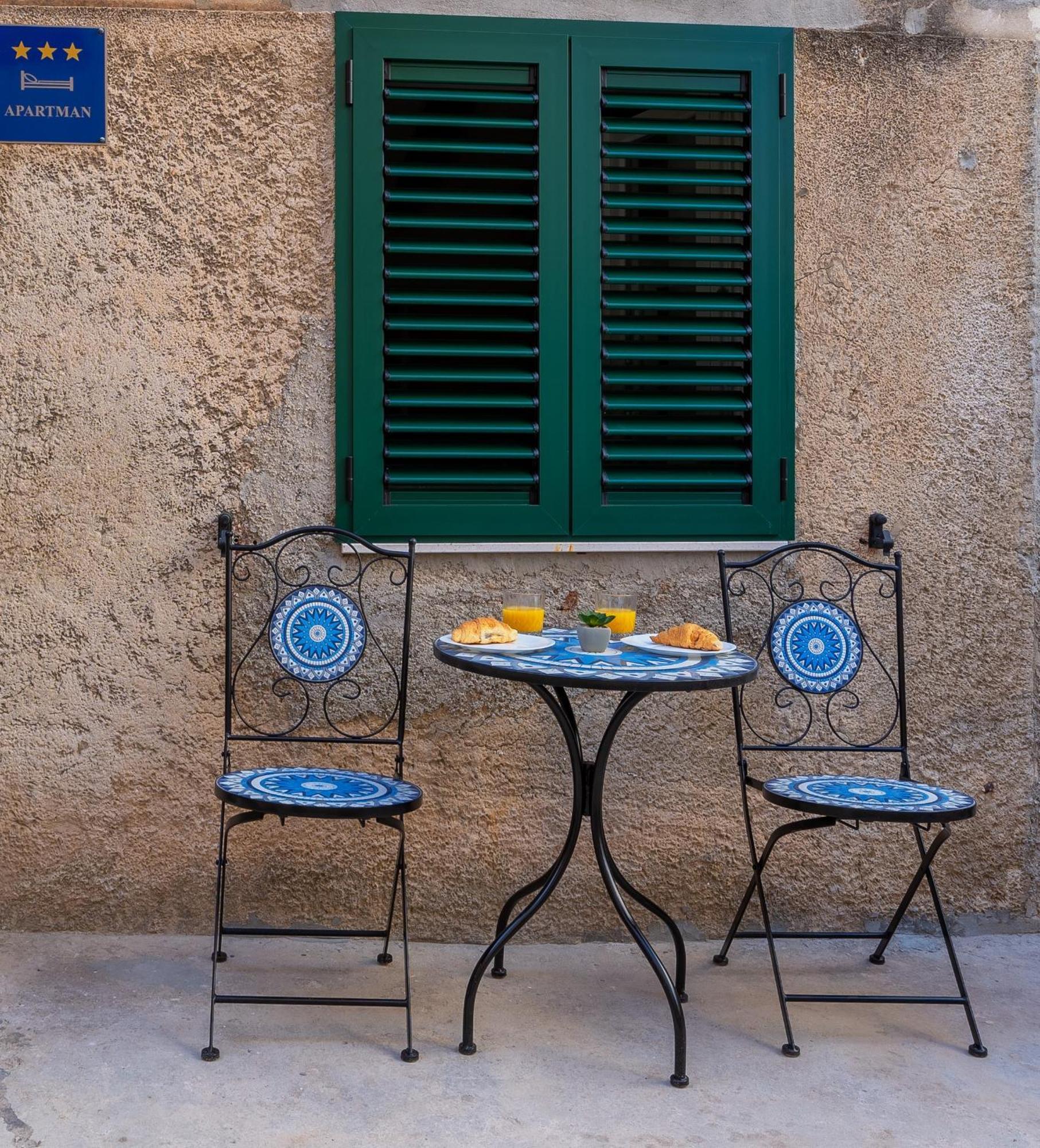 Apartmán Bernard Deluxe Renovated Peaceful Old Town Gem Split Exteriér fotografie