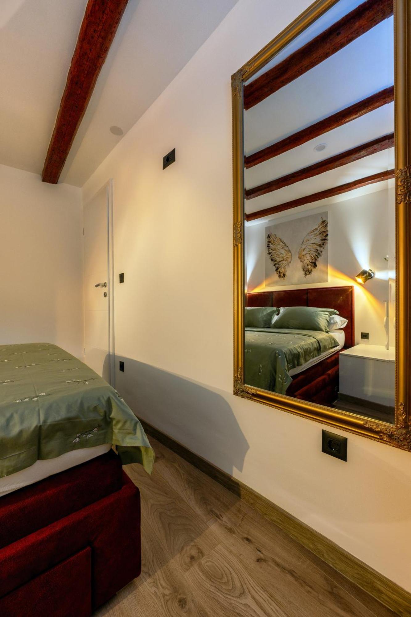 Apartmán Bernard Deluxe Renovated Peaceful Old Town Gem Split Exteriér fotografie