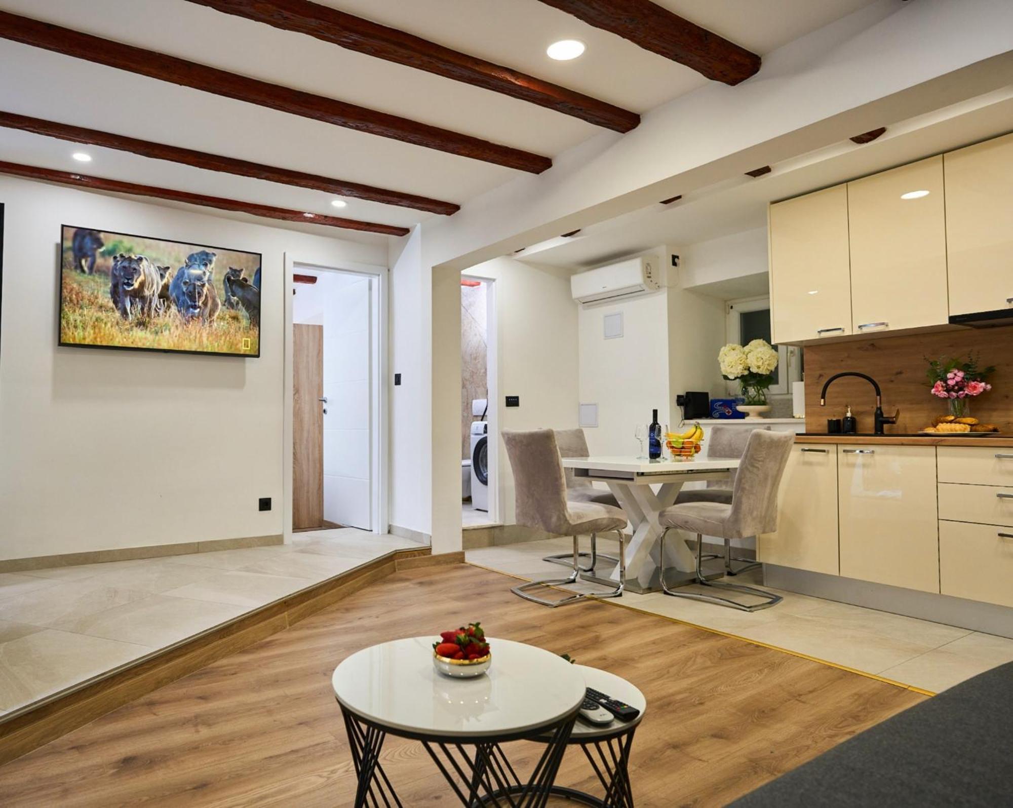 Apartmán Bernard Deluxe Renovated Peaceful Old Town Gem Split Exteriér fotografie